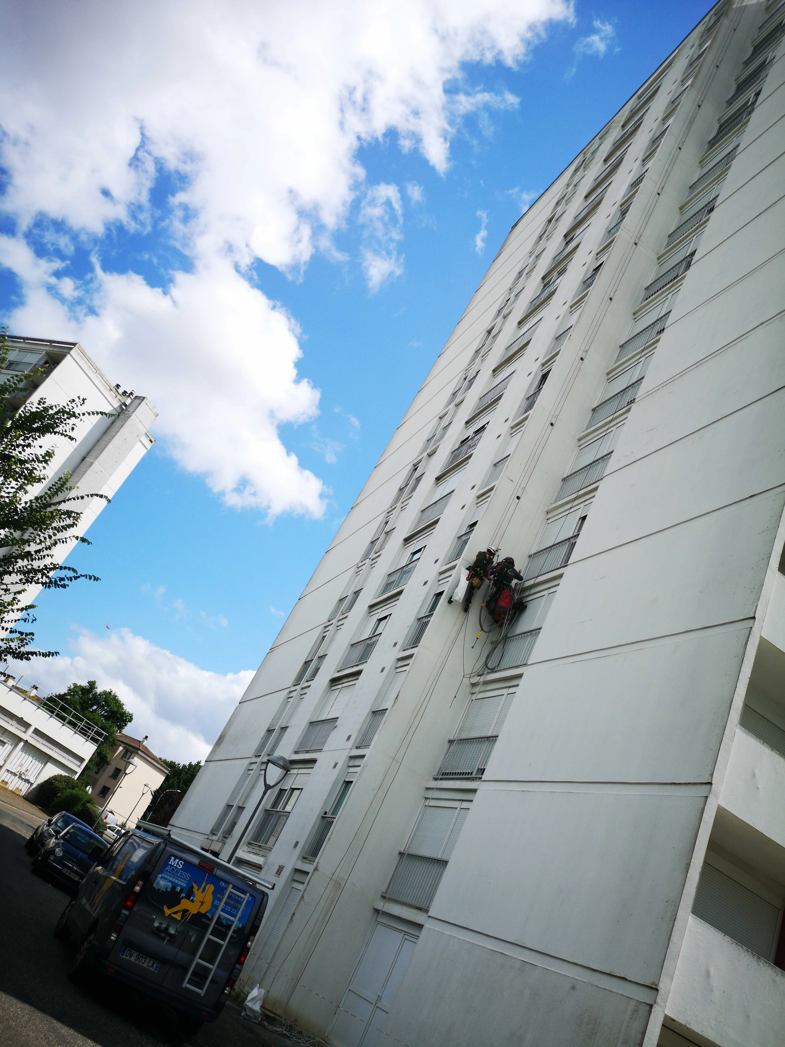 Intervention de cordistes MS Access pour carotter et maîtriser la hauteur chez FORBETON BLANQUEFORT à Merignac (bâtiment) – 2